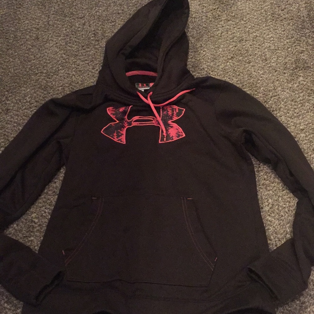Under armor sweatshirt semi fit medium
